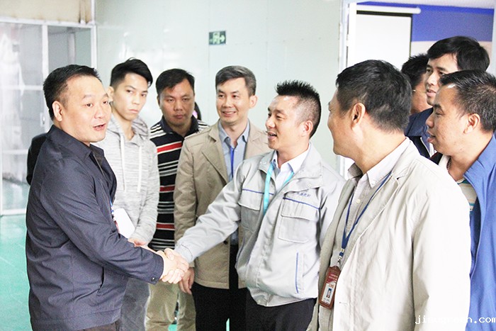 东莞市石碣镇政府领导一行莅临点点taptap手机官网密封公司总部参观指导工作