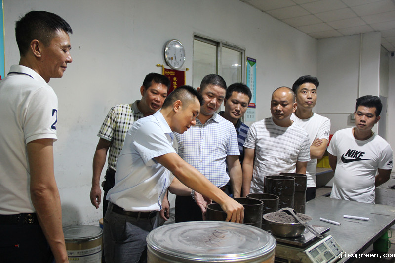 点点taptap手机官网胡燕林总经理亲自讲解密封产品压制车间